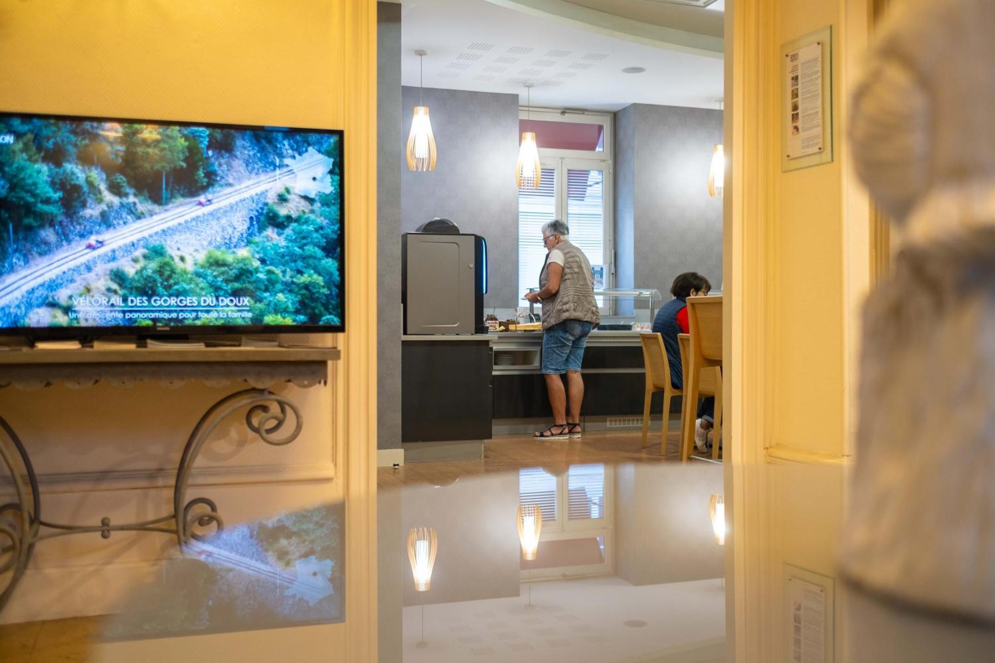 Logis Hotel De Bourgogne - Mâcon المظهر الخارجي الصورة