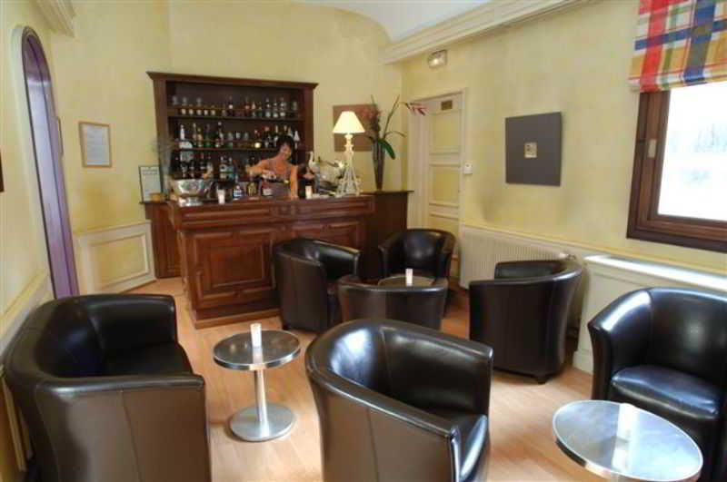 Logis Hotel De Bourgogne - Mâcon المطعم الصورة